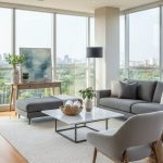 Phòng khách sang trọng với sàn gỗ tự nhiên, ánh sáng ấm áp